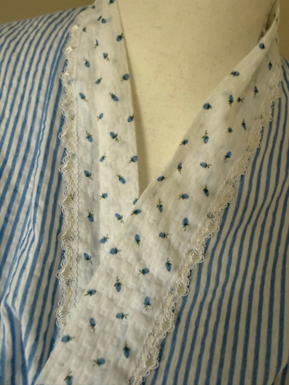 Vintage Cottagecore Robe Light Blue Floral Cotton Blend Floral Blueberries - Picture 4 of 15